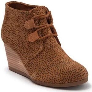 NWOB TOMs Kala Desert Wedge Booties